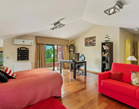 Villa for sale in Nueva Andalucia, Marbella