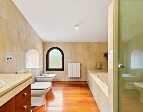 Villa for sale in Nueva Andalucia, Marbella