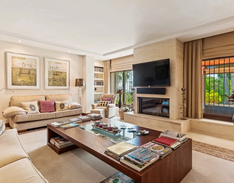 Villa for sale in Nueva Andalucia, Marbella