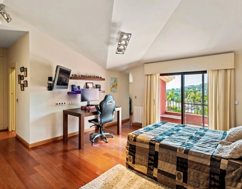 Villa for sale in Nueva Andalucia, Marbella