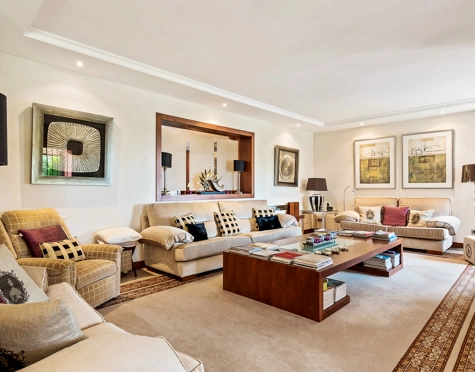 Villa for sale in Nueva Andalucia, Marbella