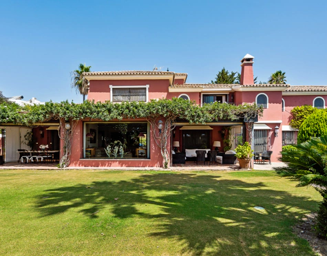 CHALET EN VENTA EN NUEVA ANDALUCIA
