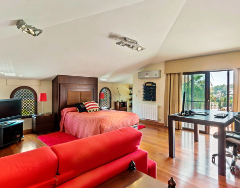 Villa for sale in Nueva Andalucia, Marbella