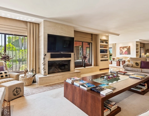 Villa for sale in Nueva Andalucia, Marbella