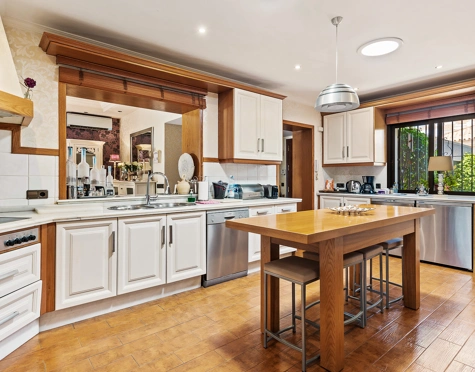 Villa for sale in Nueva Andalucia, Marbella