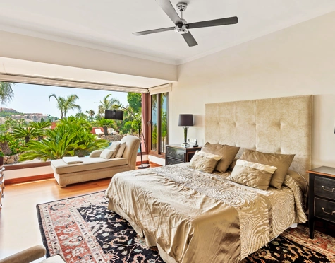 Villa for sale in Nueva Andalucia, Marbella