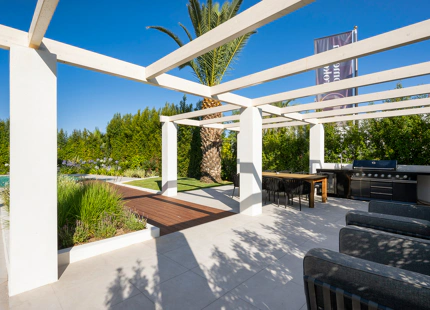 LUXURIOUS VILLA FOR SALE IN NUEVA ANDALUCIA