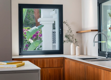LUXURIOUS VILLA FOR SALE IN NUEVA ANDALUCIA