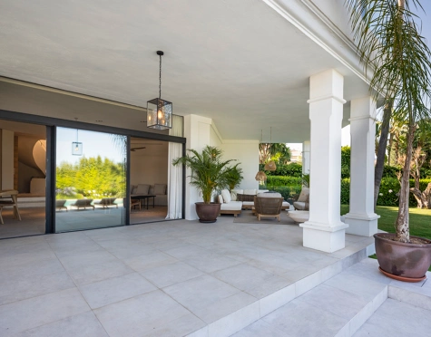 Villa for sale in Nueva Andalucia, Marbella