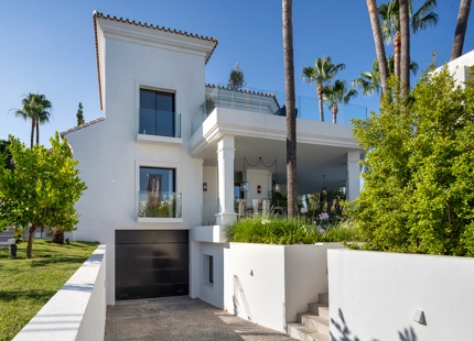 LUXURIOUS VILLA FOR SALE IN NUEVA ANDALUCIA
