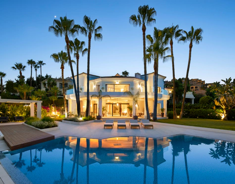 LUJOSA VILLA EN VENTA EN NUEVA ANDALUCIA