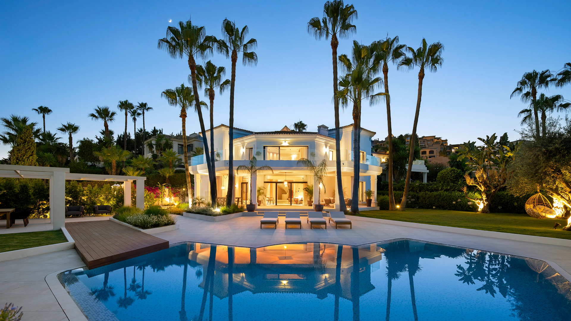 Villa for sale in Nueva Andalucia, Marbella