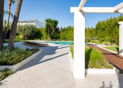 LUXURIOUS VILLA FOR SALE IN NUEVA ANDALUCIA