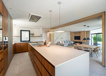 LUXURIOUS VILLA FOR SALE IN NUEVA ANDALUCIA