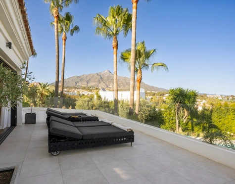 Villa for sale in Nueva Andalucia, Marbella