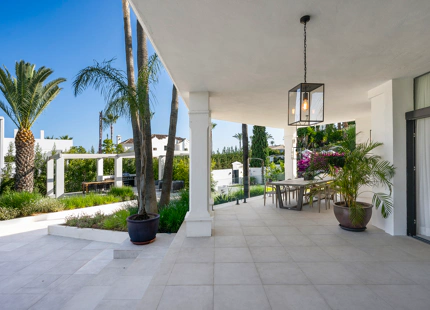 LUXURIOUS VILLA FOR SALE IN NUEVA ANDALUCIA