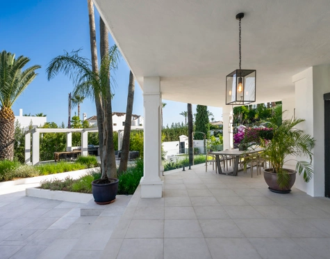 Villa for sale in Nueva Andalucia, Marbella