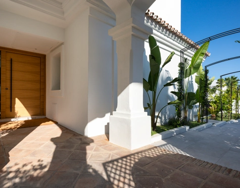 Villa for sale in Nueva Andalucia, Marbella