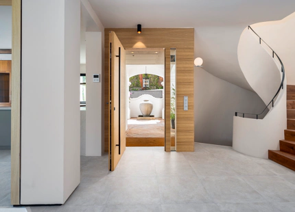 LUXURIOUS VILLA FOR SALE IN NUEVA ANDALUCIA