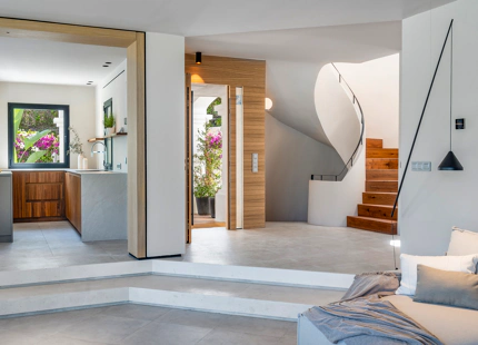 LUXURIOUS VILLA FOR SALE IN NUEVA ANDALUCIA