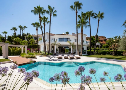 LUXURIOUS VILLA FOR SALE IN NUEVA ANDALUCIA