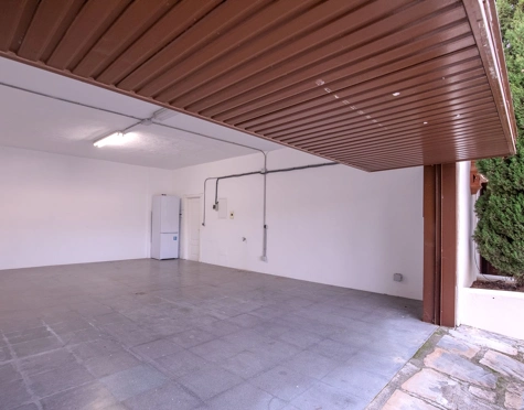 Villa for sale in Los Arqueros, Benahavis