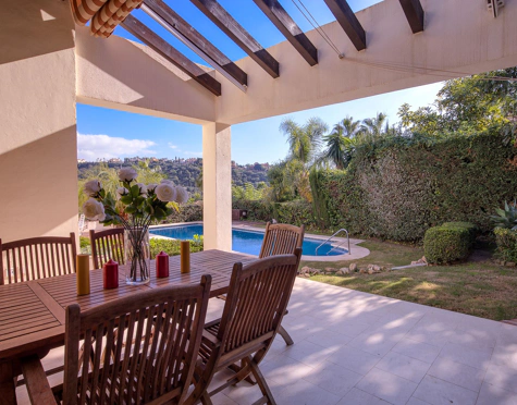 Villa for sale in Los Arqueros, Benahavis