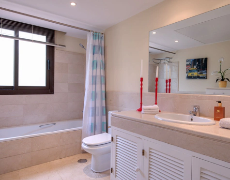 Villa for sale in Los Arqueros, Benahavis