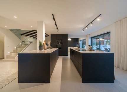 LUXURIOUS AND MODERN VILLA FOR SALE IN NUEVA ANDALUCIA