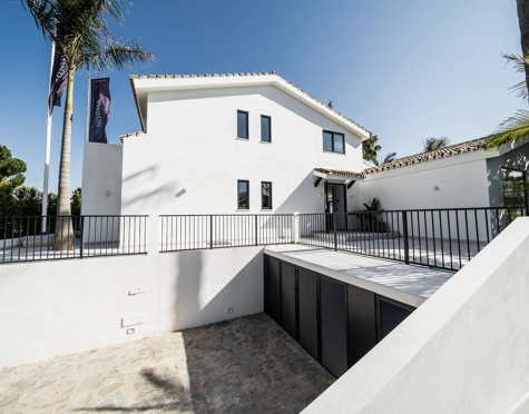 Villa for sale in Nueva Andalucia, Marbella