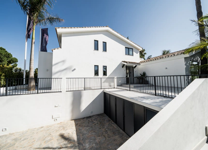 LUXURIOUS AND MODERN VILLA FOR SALE IN NUEVA ANDALUCIA