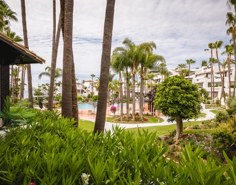 Apartment for sale in Marina Puente Romano, Marbella Golden Mile