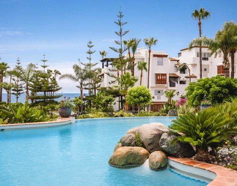 Apartment for sale in Marina Puente Romano, Marbella Golden Mile
