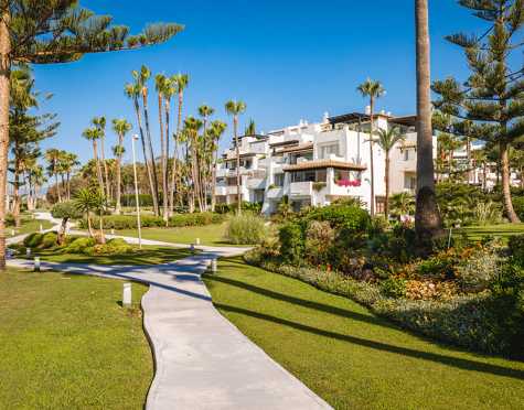 Apartment for sale in Marina Puente Romano, Marbella Golden Mile