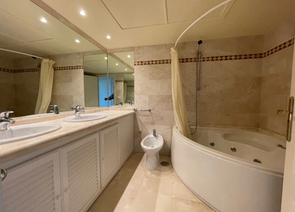 APARTAMENTO EN VENTA EN MAGNA MARBELLA