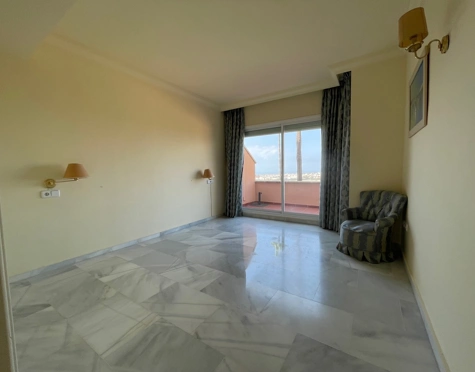 Apartment for sale in Magna Marbella, Nueva Andalucia