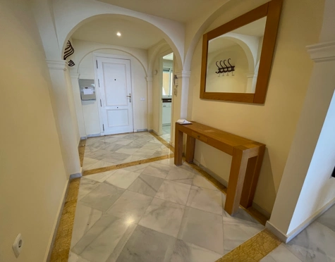 Apartment for sale in Magna Marbella, Nueva Andalucia