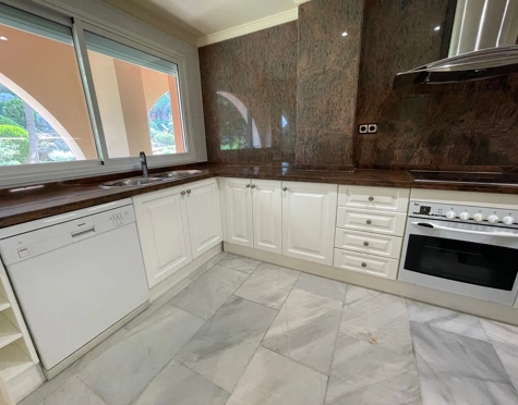 Apartment for sale in Magna Marbella, Nueva Andalucia