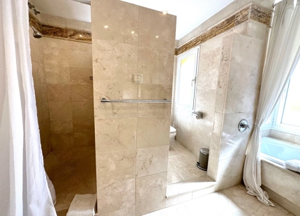 Ground Floor Apartment for sale in Rio Real, Marbella East