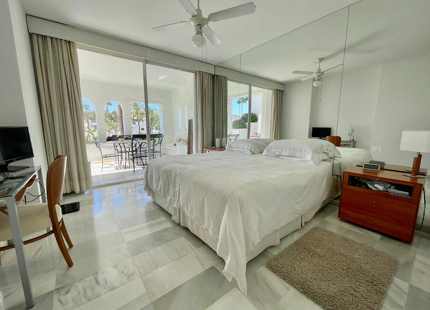 Ático en venta en Alcazaba Beach, Estepona Este