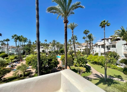 Ático en venta en Alcazaba Beach, Estepona Este