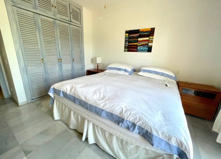 Ático en venta en Alcazaba Beach, Estepona Este
