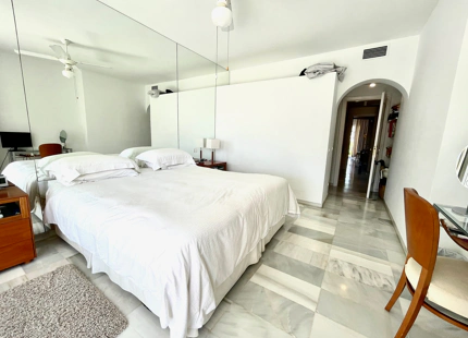 Ático en venta en Alcazaba Beach, Estepona Este