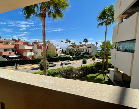 Apartment for sale in Bahia de la Plata, Estepona East