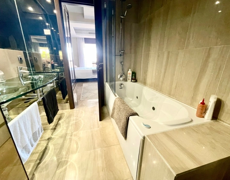 Apartment for sale in Bahia de la Plata, Estepona East