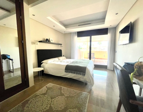 Apartment for sale in Bahia de la Plata, Estepona East