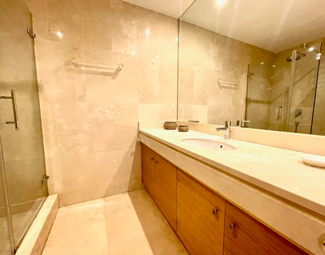 Ground Floor Apartment for sale in Alcazaba Beach, Estepona East