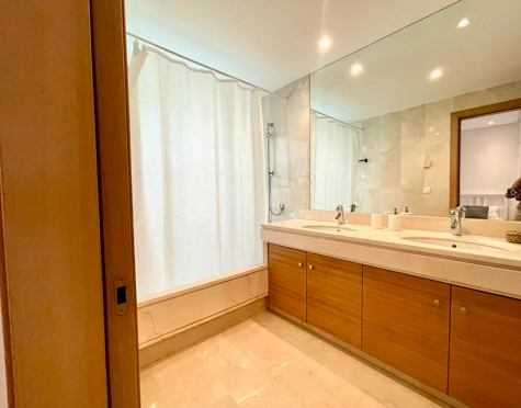 Ground Floor Apartment for sale in Alcazaba Beach, Estepona East