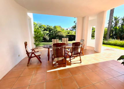 Apartamento Planta Baja en venta en Alcazaba Beach, Estepona Este