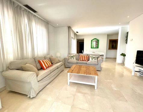 Ground Floor Apartment for sale in Alcazaba Beach, Estepona East